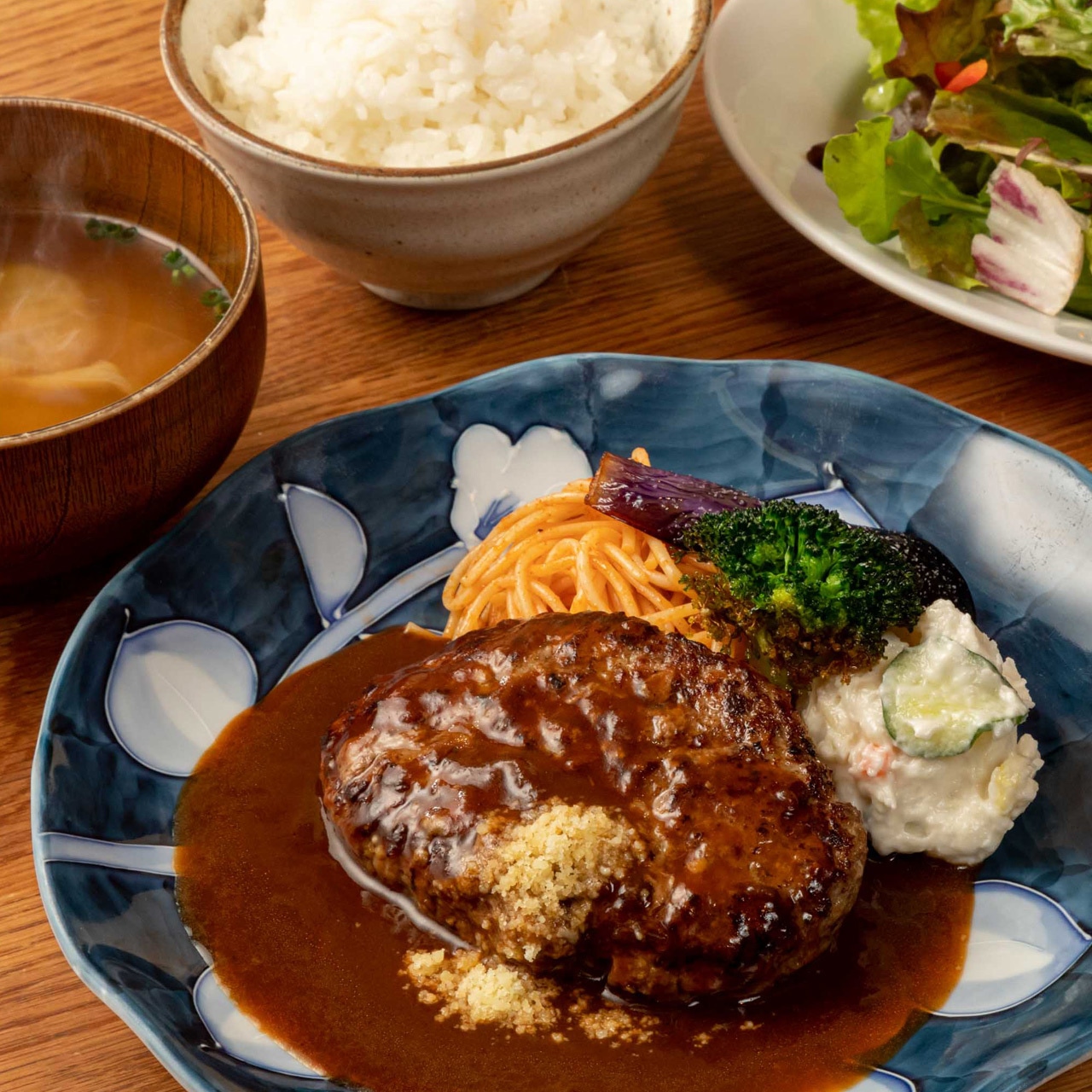 【山本のハンバーグ】特製デミグラスハンバーグ 4個入りの製品画像